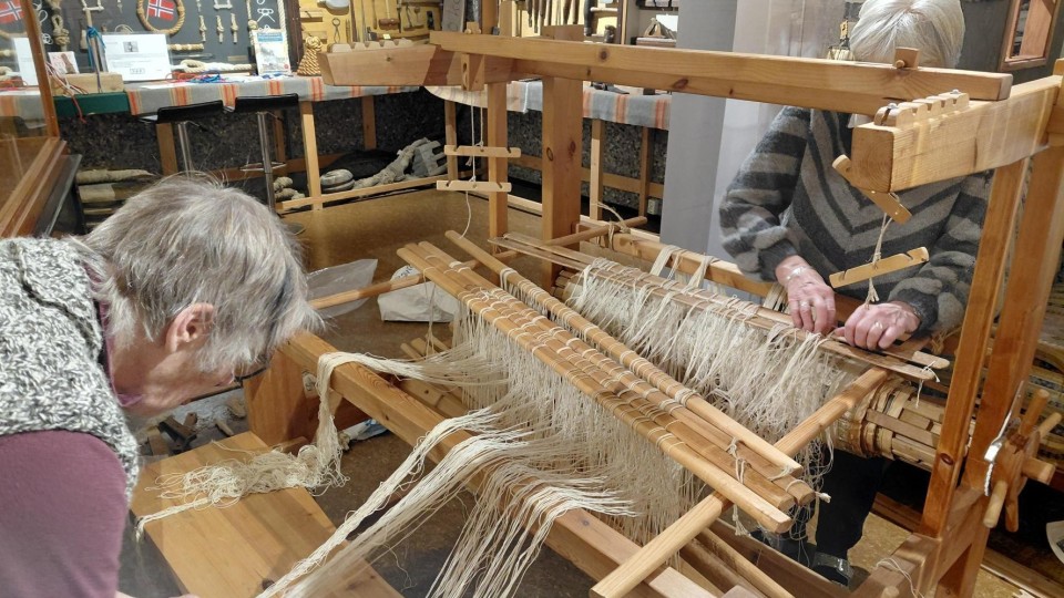 Lenkje til artikkel: Åkleregistering og vev i veg – ein dag for levande handverk på Vindafjordmuseet