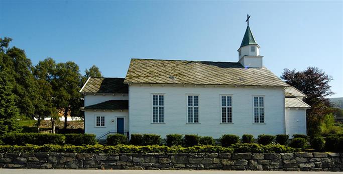 Ølen Kyrkje - Klikk for stort bilete
