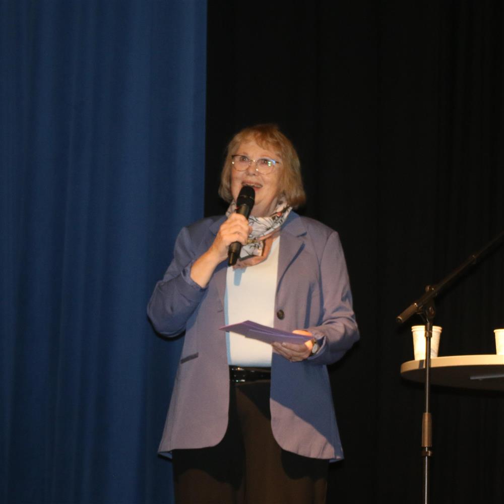 Grete leiar kvelden. - Klikk for stort bilete